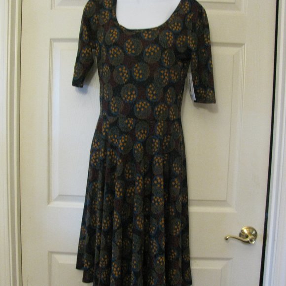 LuLaRoe Dresses & Skirts - 3/$15 LuLaRoe Nicole Dress Medium NWT $45 Black Green Wine/Burgandy Floral Print